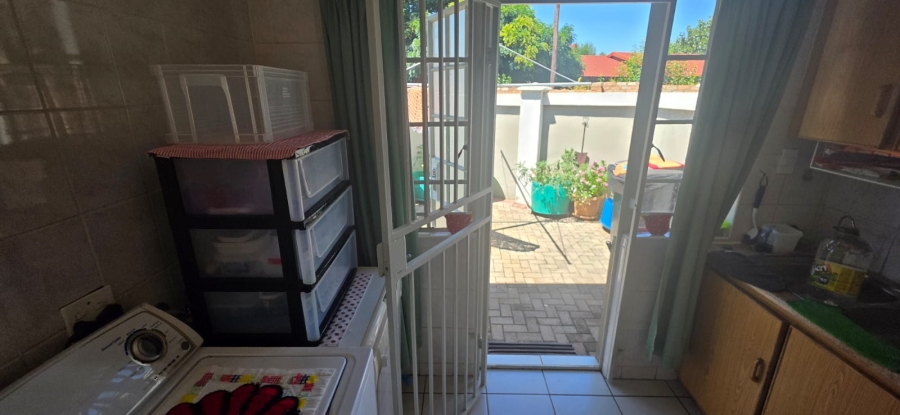 3 Bedroom Property for Sale in Kannoniers Park North West